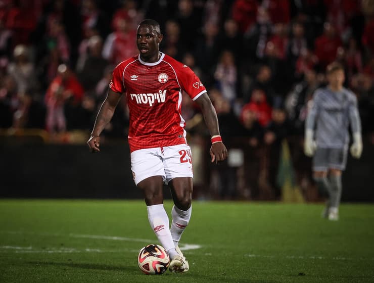 קרלוס פונק במדי באר-שבע בעונה שעברה (צילום: עוז מועלם) קרלוס פונק