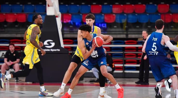 דריוס האנה על רומן סורקין (חגי מיכאלי) דריוס האנה על רומן סורקין