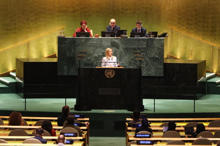 ראש ממשלת איטליה ג'ורג'ה מלוני נואמת בעצרת הכללית של האו"ם בניו יורק