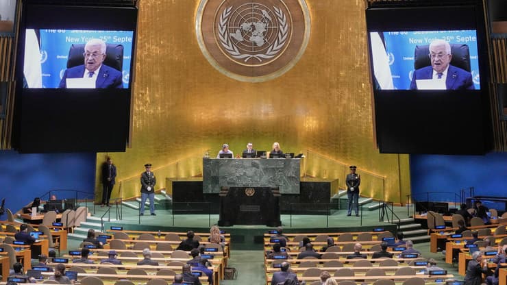 כינוס העצרת הכללית בזמן נאום אבו מאזן (צילום: AP Photo/Richard Drew) אבו מאזן נאום וידאו העצרת הכללית של האו"ם