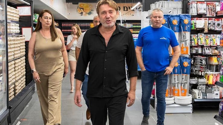 אריאל לכט בסניף קשת טעמים