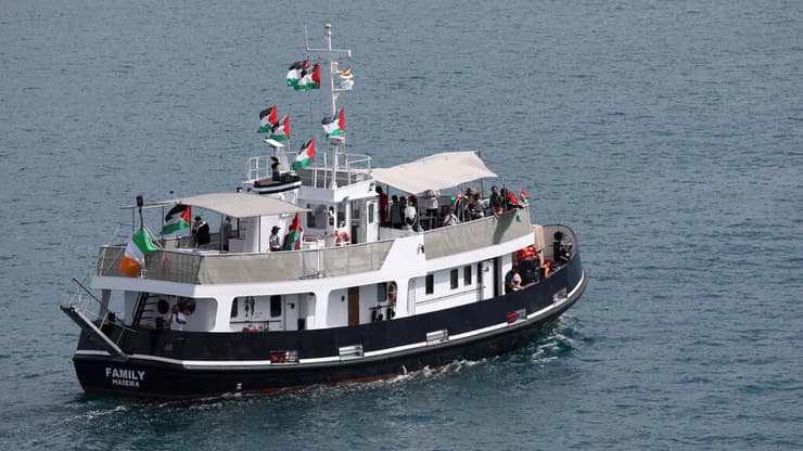 משט הספינה סיריוס יוצאת מנמל ברצלונה