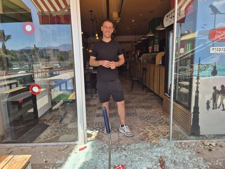 ארנון בר אדון, בעל פיצרייה שניזוקה באילת