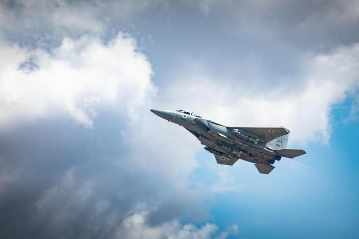 המראת מטוסי קרב של חיל האוויר לתקיפה בתימן