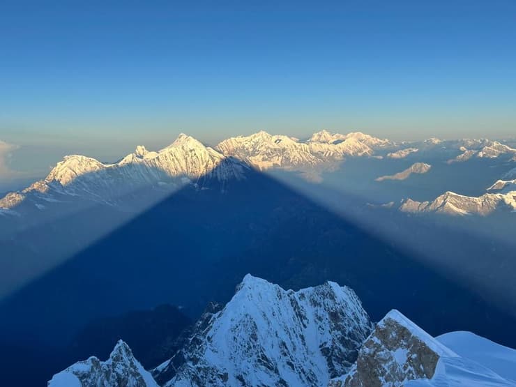 תמונה נדירה של "צל המאנסלו"