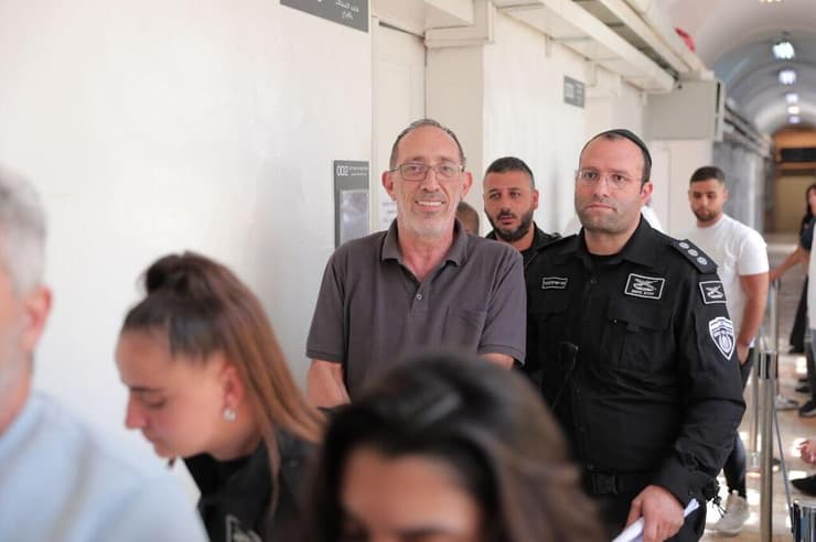 עמוס דורון בבית המשפט, היום (צילום: אלכס גמבורג ) עמוס דורון בדיון להארכת מעצרו בשלום ירושלים