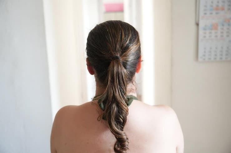 דנה, אימה נפלה קורבן לעוקץ המוניות ונשארה ללא בית