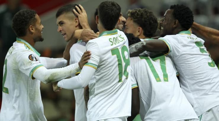 שחקני רומא מברכים את ג'יאנלוקה מנצ'יני