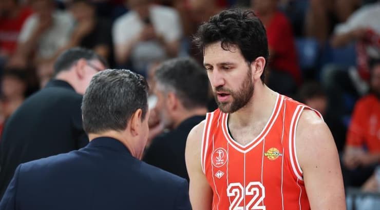 וסיליה מיציץ׳ ודימיטריס איטודיס (רדאד ג'בארה) וסיליה מיציץ׳ ודימיטריס איטודיס