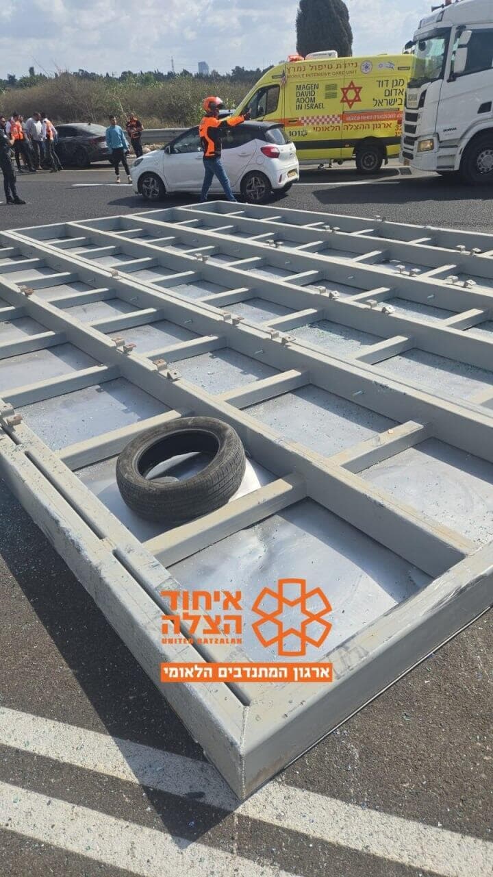 זירת תאונת הדרכים בכביש 5, בין מינבוס למשאית