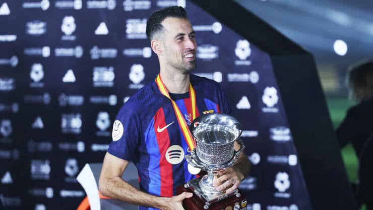 בוסקטס. זכה בשלל תארם כשחקן ברצלונה