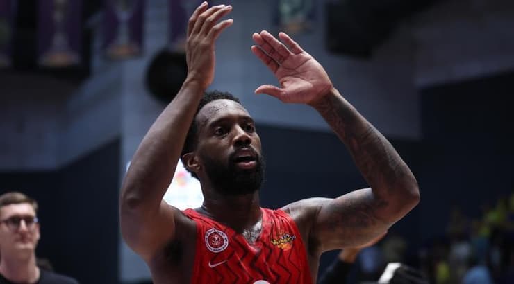 קאדין קרינגטון מאושר בסיוום