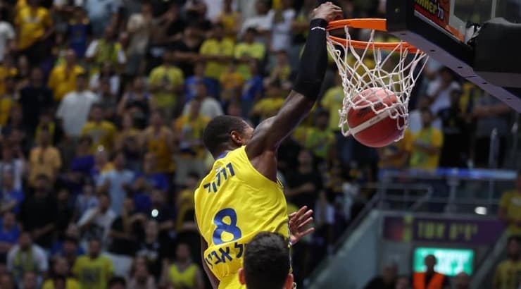 לוני ווקר בדאנק אדיר