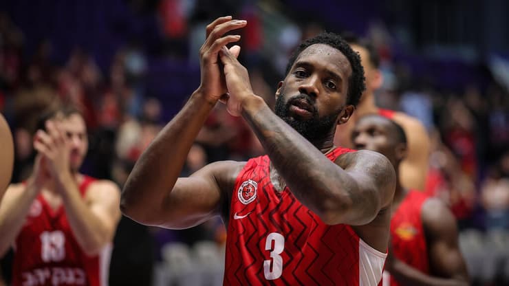 ניצחון ענק. קרינגטון (צילום: עוז מועלם) קרינגטון