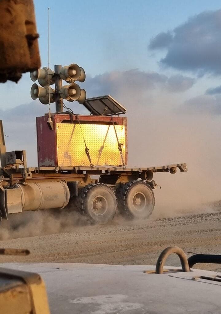 הרמקולים עוזבים את הרצועה