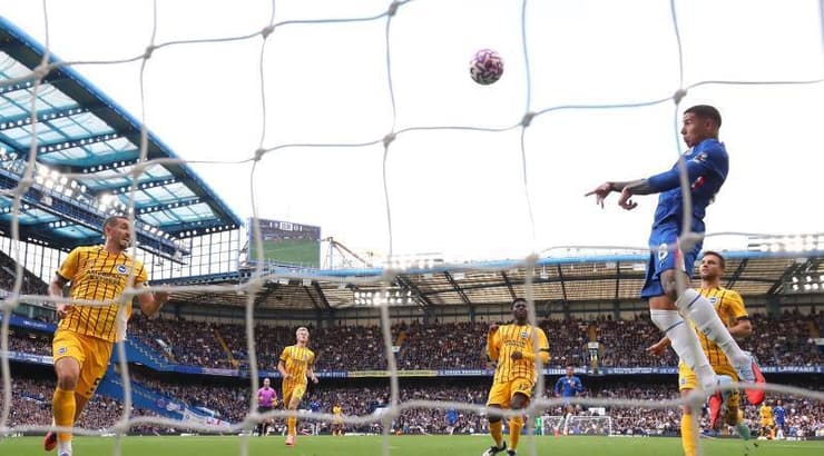 אנזו פרננדס נוגח לשער (IMAGO) אנזו פרננדס נוגח לשער