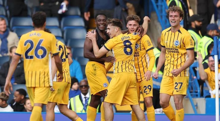 דני וולבק חוגג צמד עם חבריו (IMAGO) דני וולבק חוגג צמד עם חבריו