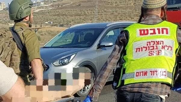 פינוי הפצוע מהזירה בצומת ג'ית