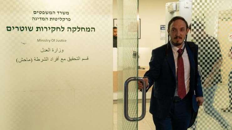 חנמאל דורפמן בחקירה במח"ש. "כל פרקליט יבין את מחיר פתיחת חשבון עם השלטון" (צילום: שלו שלום) חנמאל דורפמן בחקירה במח"ש