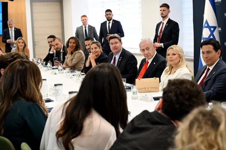 ראש הממשלה בנימין נתניהו נפגש עם משפיענים אמריקנים בניו יורק (צילום: אבי אוחיון, לע"מ) ראש הממשלה בנימין נתניהו נפגש עם משפיענים אמריקנים בניו יורק