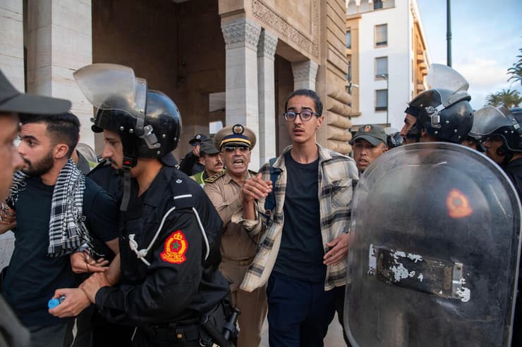 רבאט מרוקו הפגנות מחאות רפורמה בריאות ו חינוך