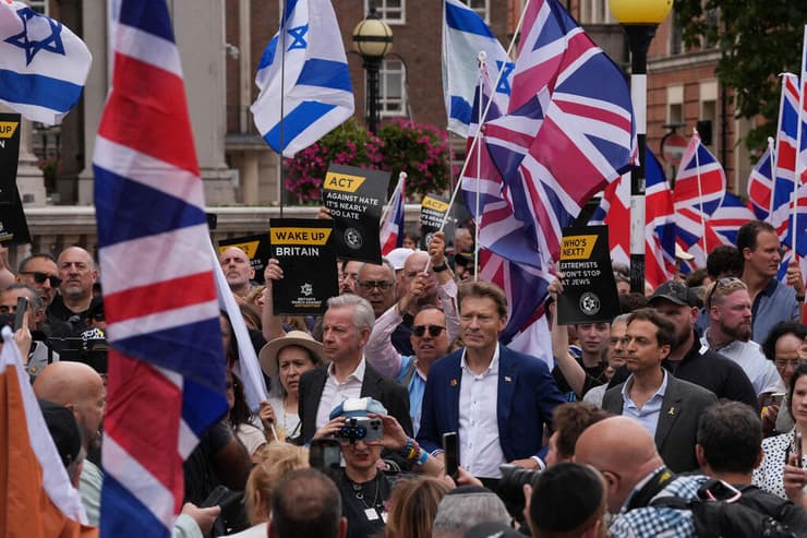 ריצ'רד טייס ונייג'ל פראג'