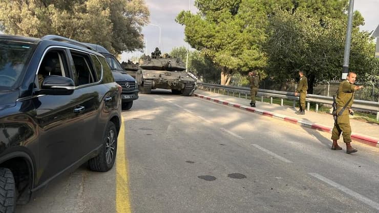 הטנק של סא״ל סלמאן חבקה יורה פגז ראשון בקיבוץ בארי בבוקר 7 באוקטובר 