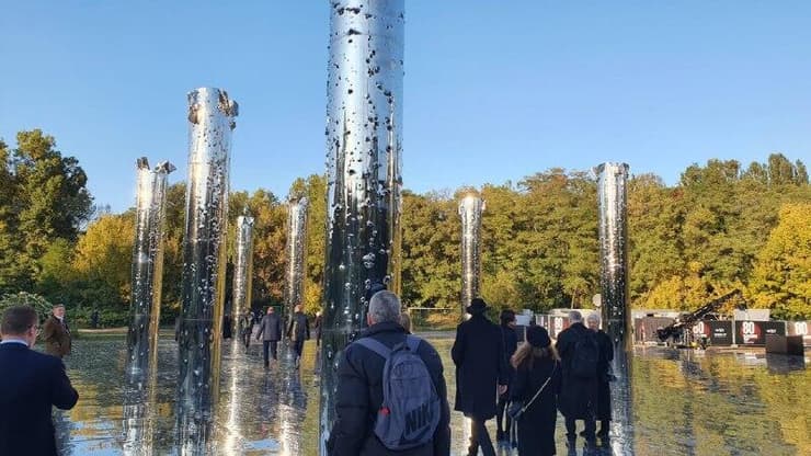 אנדרטה לזכרה הנספים בקייב