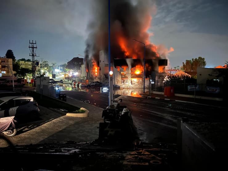 טנק של גדוד 53 מגיע לקרב במשטרת שדרות 