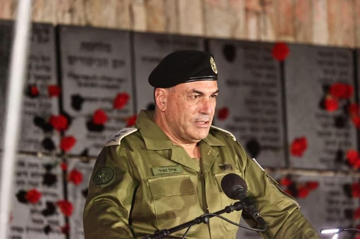 הרמטכ״ל אייל זמיר בטקס ההתייחדות עם זכר חללי הצנחנים