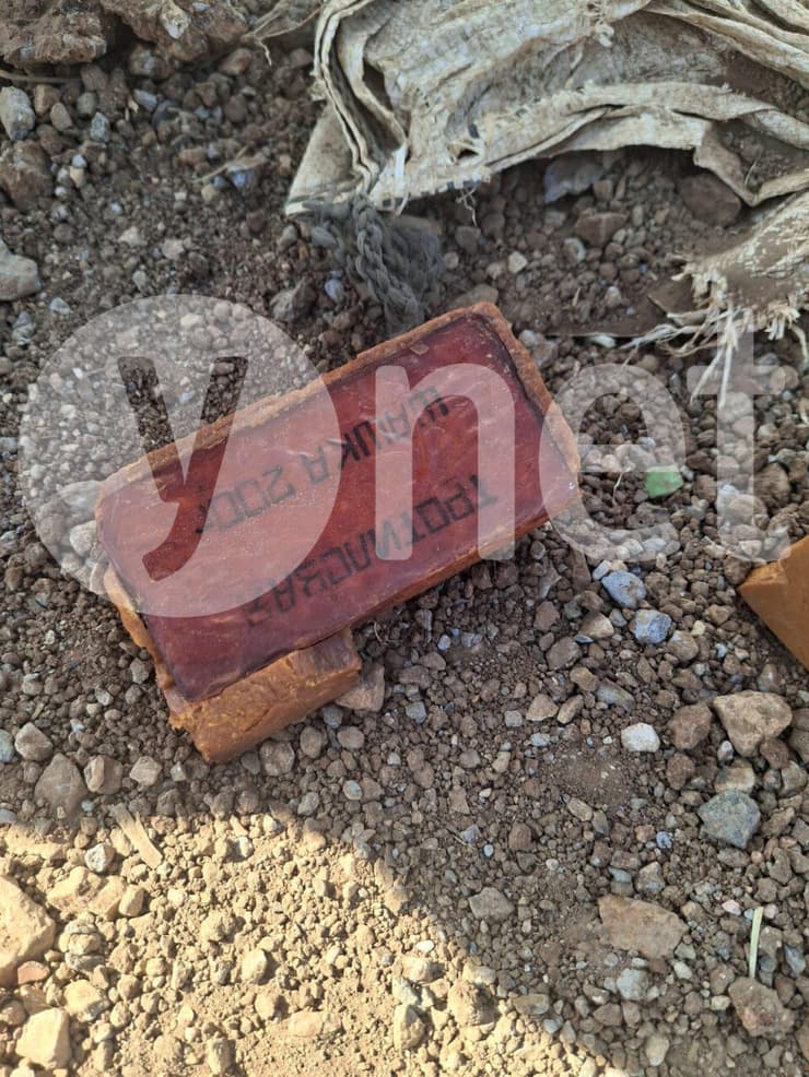 חומרי נפץ שהטמין חיזבאללה באזור כפר ע'גר בגבול לבנון