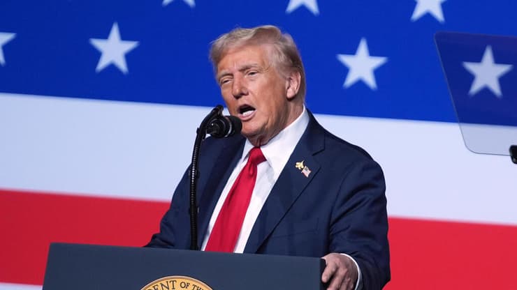 ארה"ב כינוס קצינים של שר ההגנה פיט הגסת' נשיא דונלד טראמפ