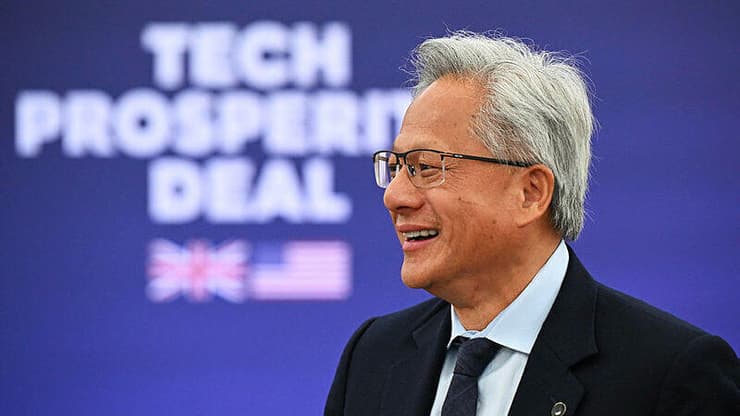 מנכ"ל אנבידיה, ג'נסן הואנג (צילום: Leon Neal/Pool via REUTERS) ג'נסן הואנג