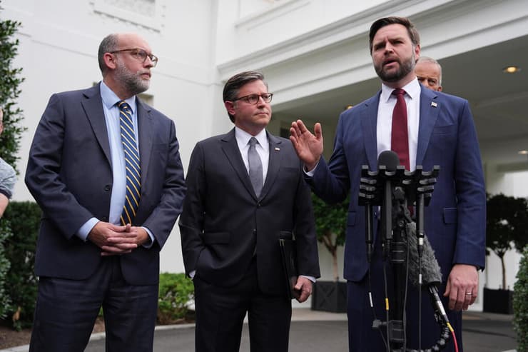 סגן נשיא ארה"ב ג'יי די ואנס אחרי מפגש עם ה דמוקרטים ב הבית הלבן על חוק תקציב למניעת השבתת ממשל השבתה של הממשל