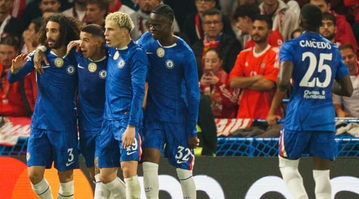 שחקני צ׳לסי חוגגים