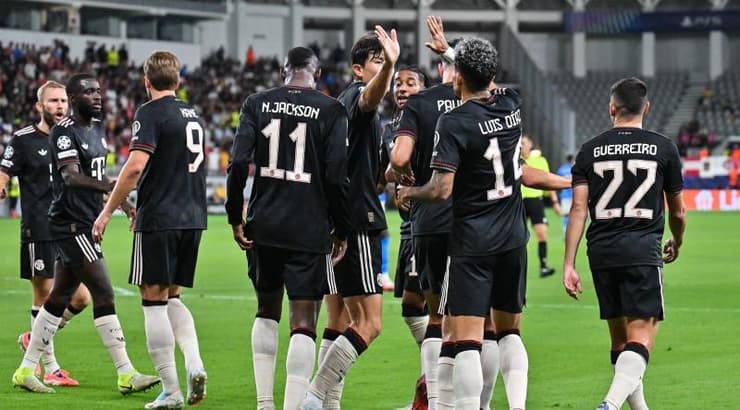 שחקני באיירן מינכן חוגגים