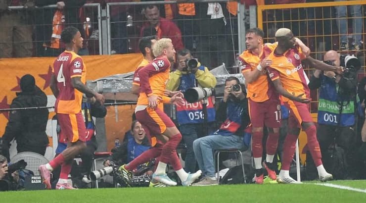 שחקני גלאטסאריי בטירוף