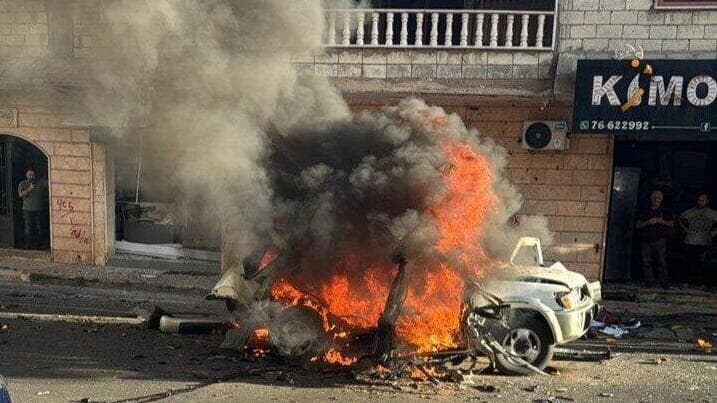 הרכב שהותקף בדרום לבנון תקיפת כטב"ם תקיפה פיצוץ רכב דרום לדנון כפר כפרא הרוג שריפה