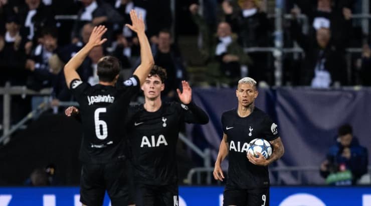 חגיגה גדולה בטוטנהאם