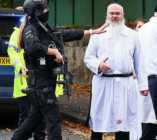 הרב דניאל ווקר, שחסם את דלת בית הכנסת בפיגוע במנצ'סטר