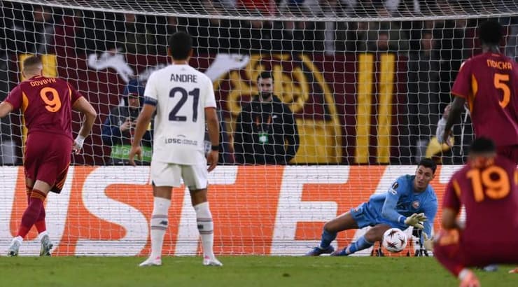 ארטם דובביק מחמיץ פנדל (IMAGO) ארטם דובביק מחמיץ פנדל