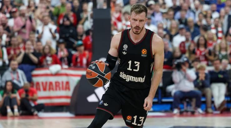 משחק פשוט אדיר שלו. אנדראס אובסט