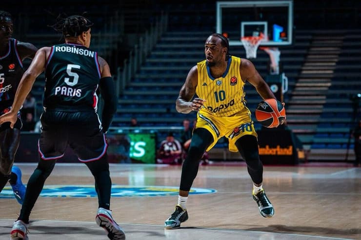 עדיין לא התחבר. בריסט (צילום: Djordje Kostic) מכבי ת"א אושיי בריסט - פריז