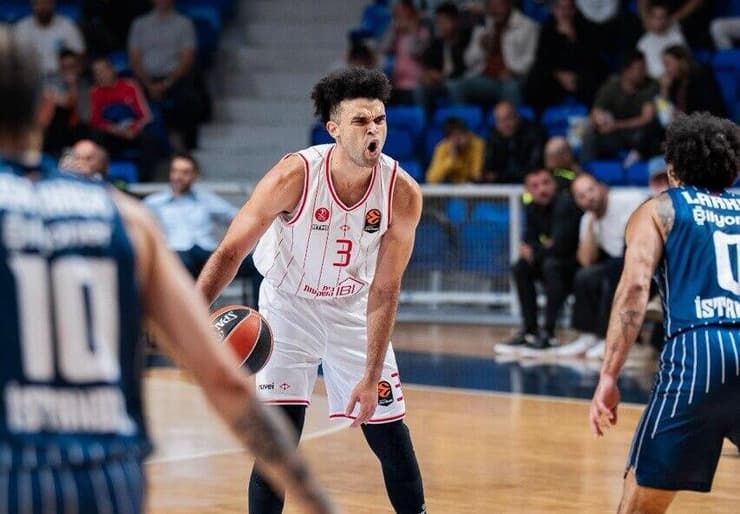 אנאדולו אפס - הפועל ת"א  אלייז'ה בראיינט