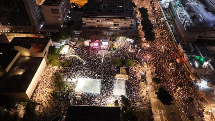 120 אלף איש בכיכר החטופים