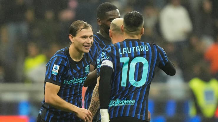 שחקני אינטר חוגגים