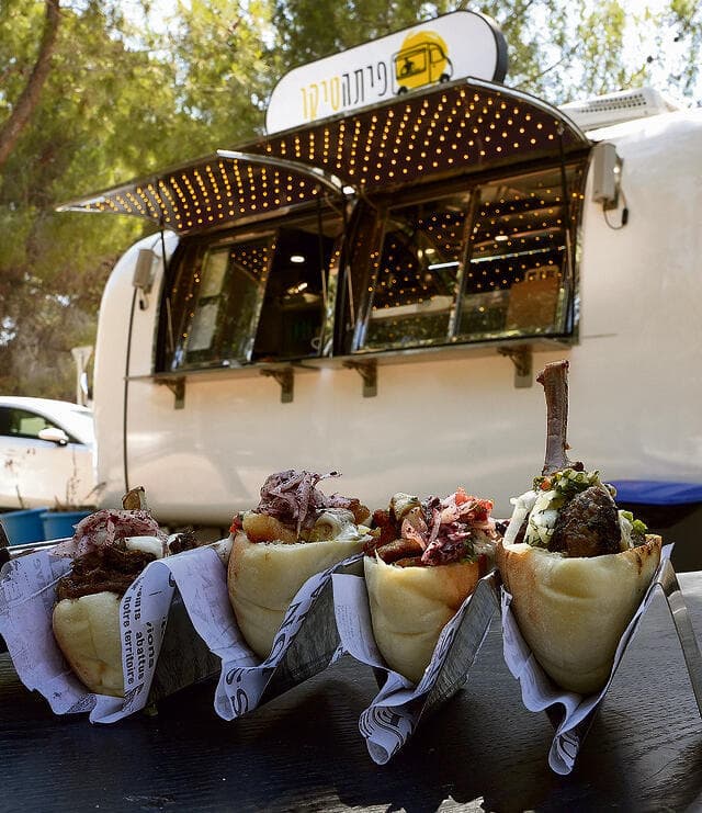 מקדש בשרים. פיתה טיקו yk14484513