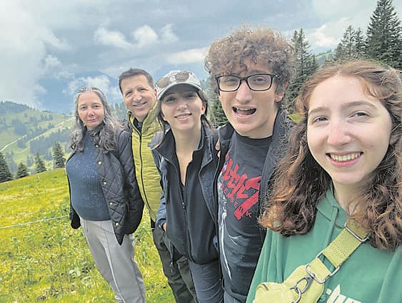 משפחת סאמט (צילום: מהאלבום הפרטי) משפחת סאמט