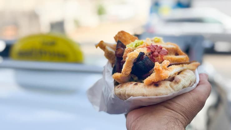  התחיל מעגלה קטנה. השניצל של מוטי