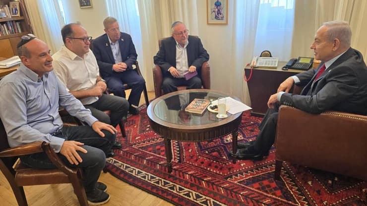 פגישת נציגי פורום גבורה וראש הממשלה (צילום: משרד רה"מ) ראש הממשלה נתניהו נפגש עם פורום גבורה